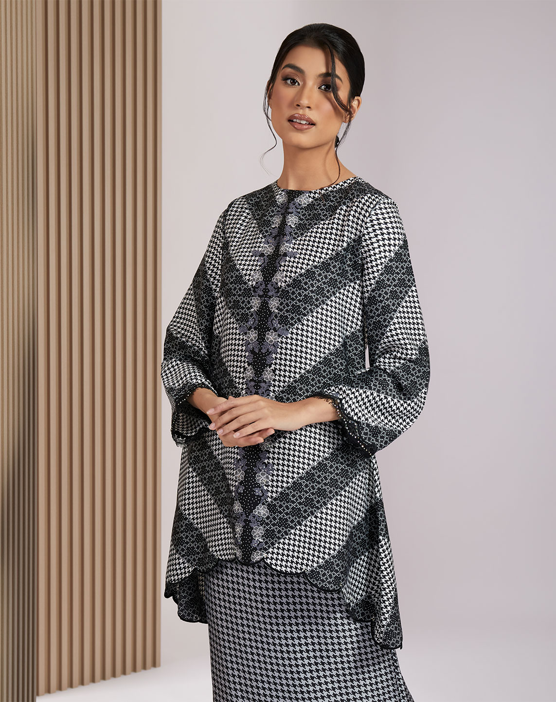 AYLEEN BAJU KURUNG